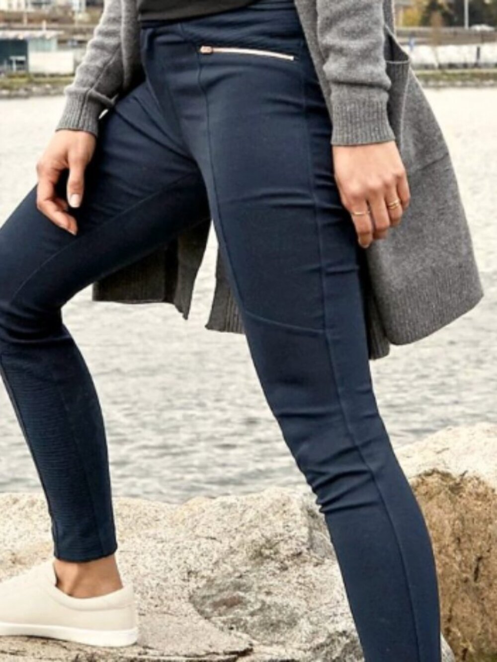 Athleta Women's Size 10 Navy Blue Ponte Moto Skinny Pants Rose Gold Zip